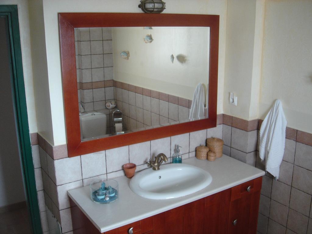 Marathon Beachside Villa 100M From The Beach Схініас Екстер'єр фото