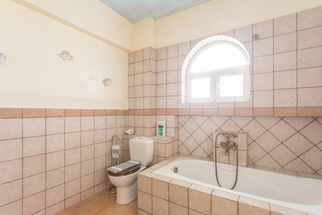 Marathon Beachside Villa 100M From The Beach Схініас Екстер'єр фото