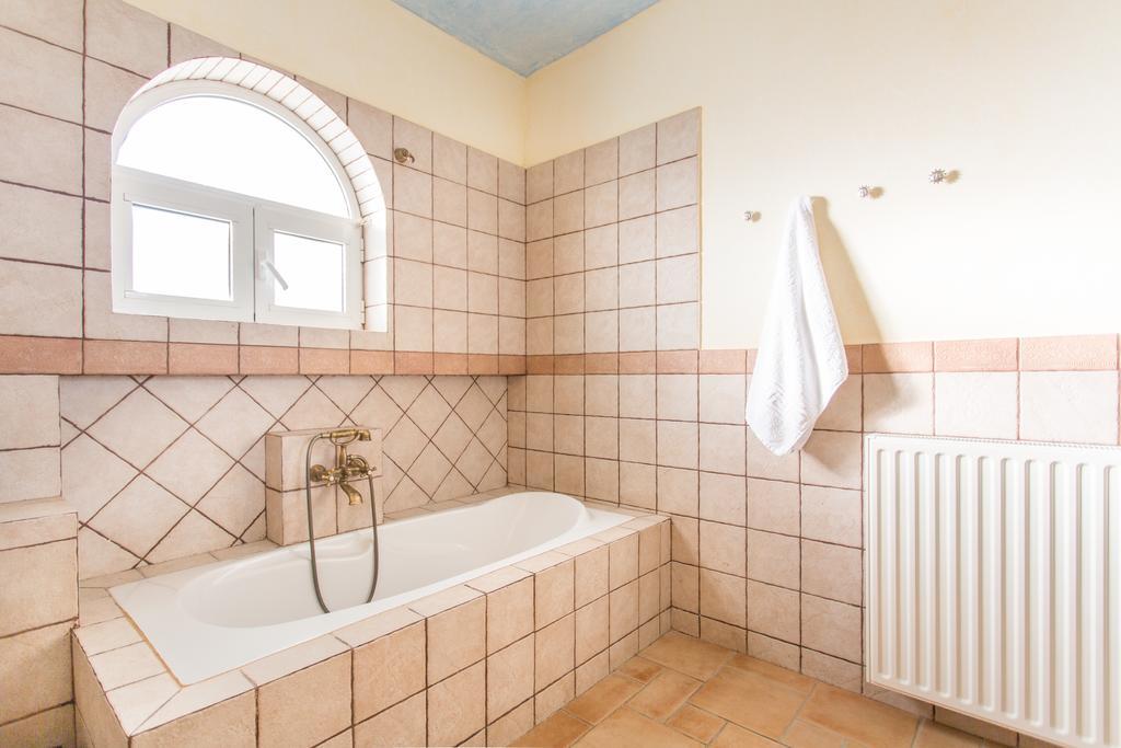 Marathon Beachside Villa 100M From The Beach Схініас Екстер'єр фото